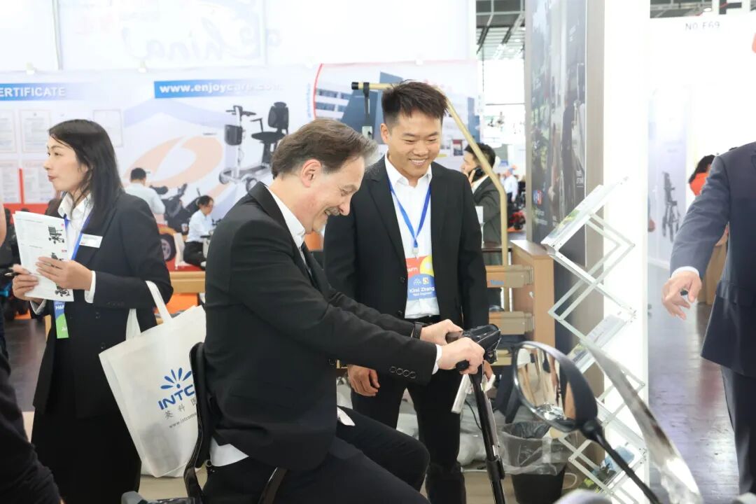 365速发国际医疗亮相德国REHACARE2025 展示康养器械全系列创新移动解决方案